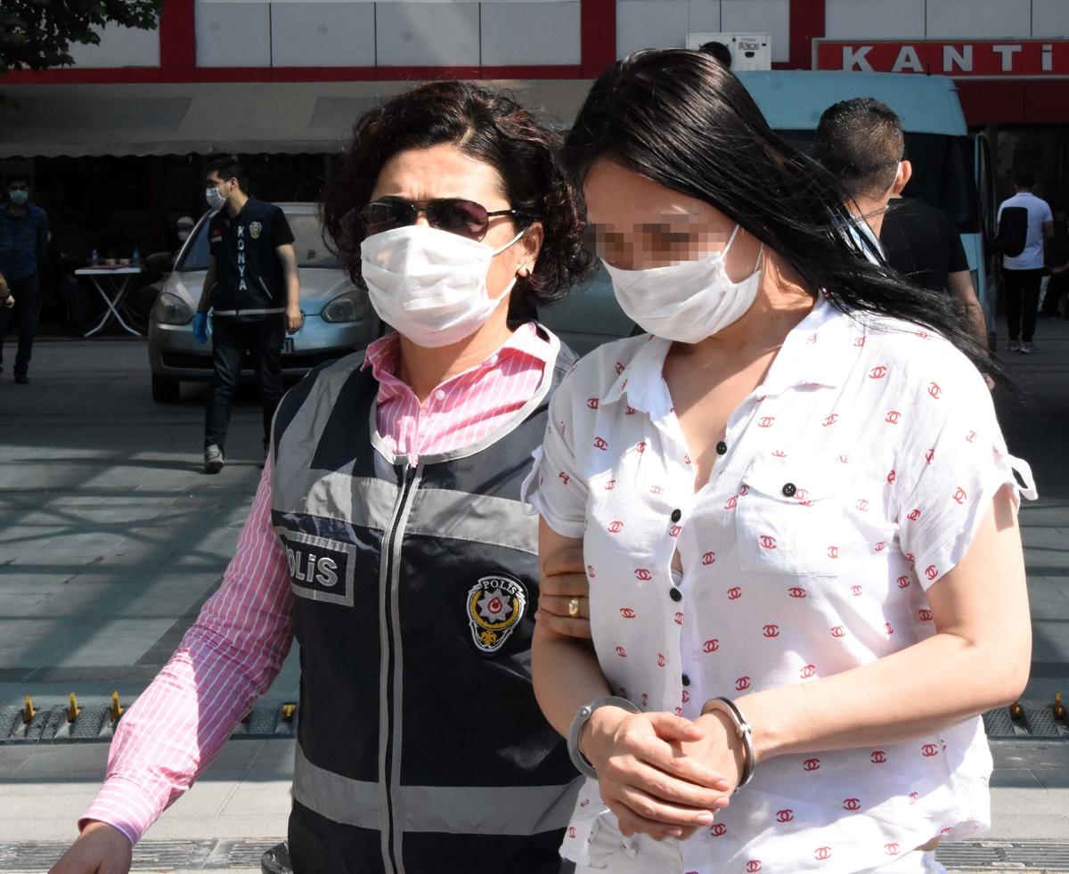 Fuhuş &ccedil;etesi, kadınların fotoğraflarından katalog yapıp, m&uuml;şterilerine g&ouml;ndermiş