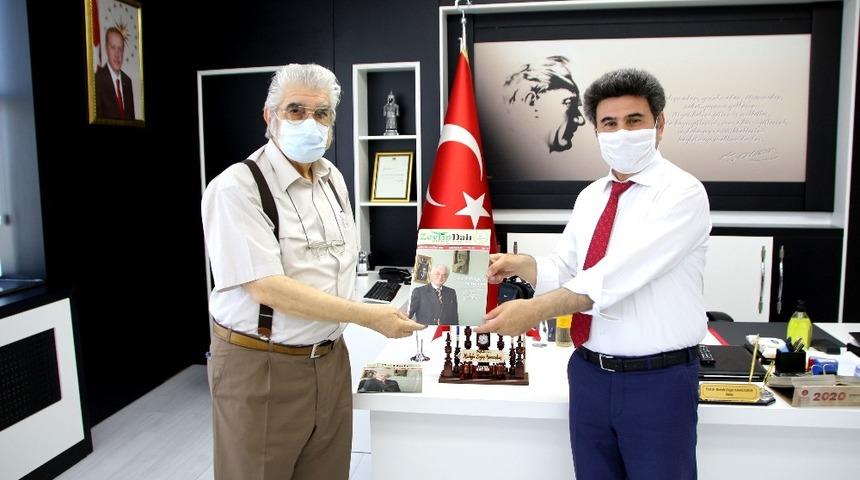 Zeytin Dalı Dergisi’nin 25. yıl sayısı Rektör Karacoşkun’a takdim edildi