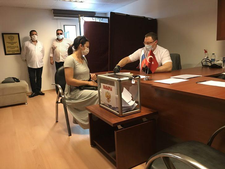 Ege'de yaşayan Ruslar ülkelerindeki anayasa değişikliği referandumu için oy verdi G4