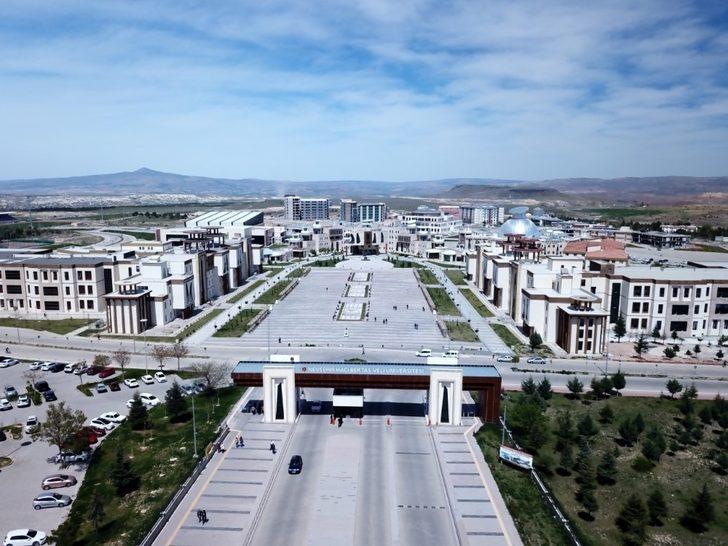 YÖK’ten NEVÜ’ye Turuncu ve Mavi Bayrak ödülü G1