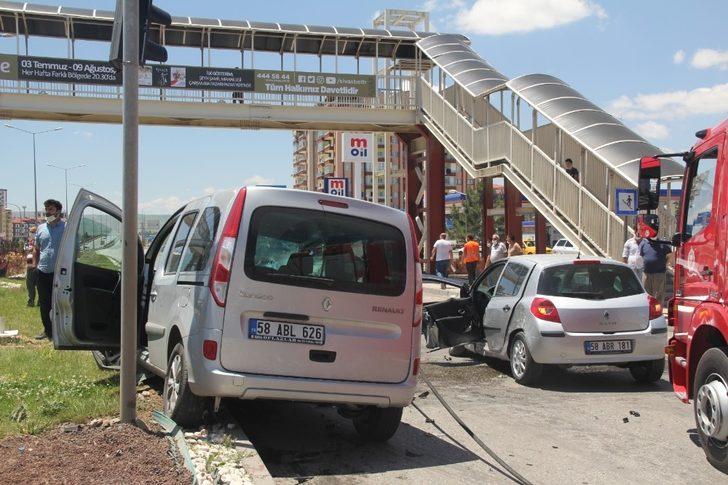 Kırmızı ışık ihlali kazaya neden oldu G2