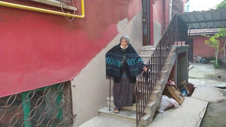 Dolandırıcının Aydın’da yakalandığını öğrenen Fatma nine, gözyaşlarına boğuldu G3