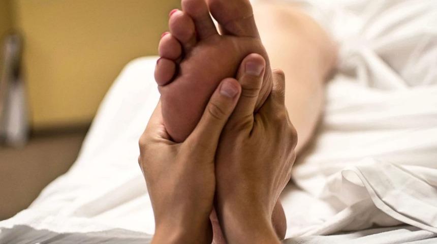 Sinire, strese son! İşte terapi etkisi yaratan ayak masajı...