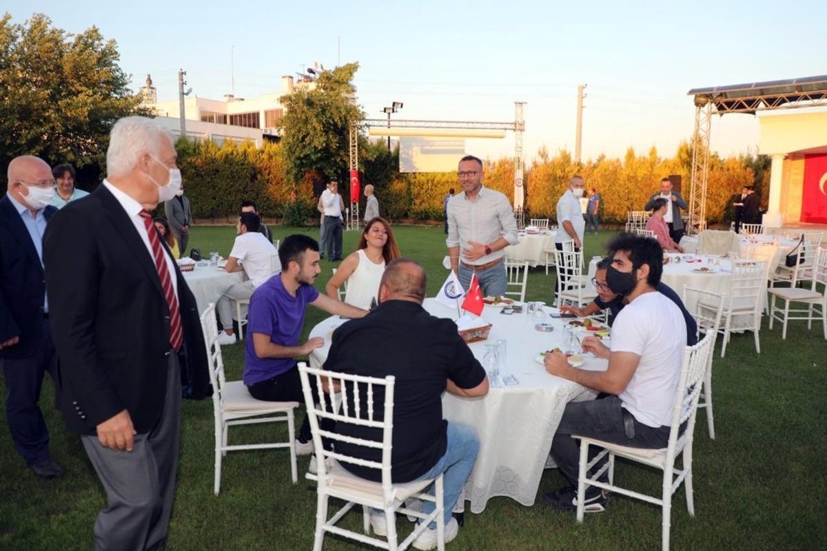 Başkan G&uuml;r&uuml;n: Salgını fırsata &ccedil;evirmek i&ccedil;in &ouml;zel bir konumdayız