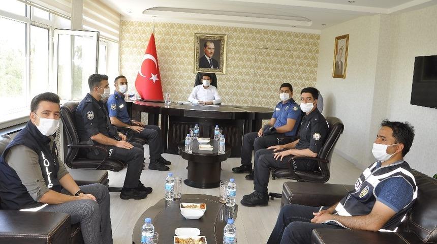 Jandarma ve polislere başarı belgesi verildi