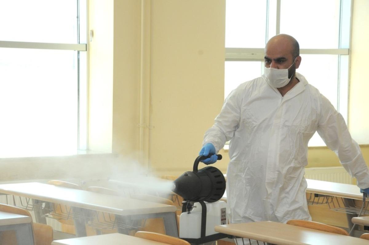 Belediye, YKS &ouml;ncesi sınav merkezlerini dezenfekte etti