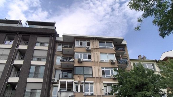 Kadıköy'deki korkunç anlar! Genç kadın çırılçıplak soyunup kendini boşluğa bıraktı G3