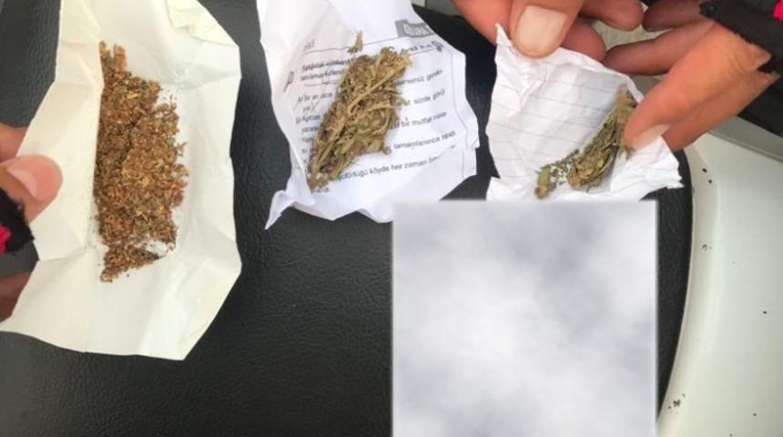 Uyuşturucuyla yakalanan motosiklet sürücüsü gözaltına alındı