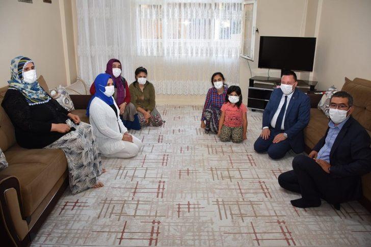 Başkan Beyoğlu’ndan sosyal mesafeli ev ziyaretleri G2