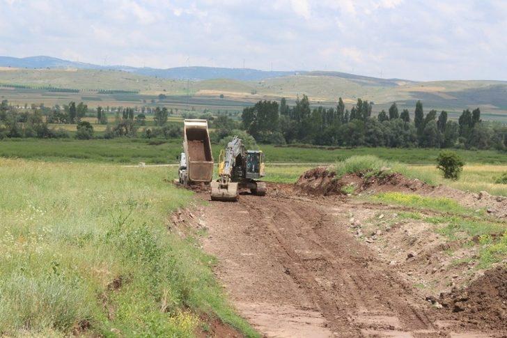 İnönü’de Kümbetler mevkiinde bulunan alt geçitte yol çalışması G3