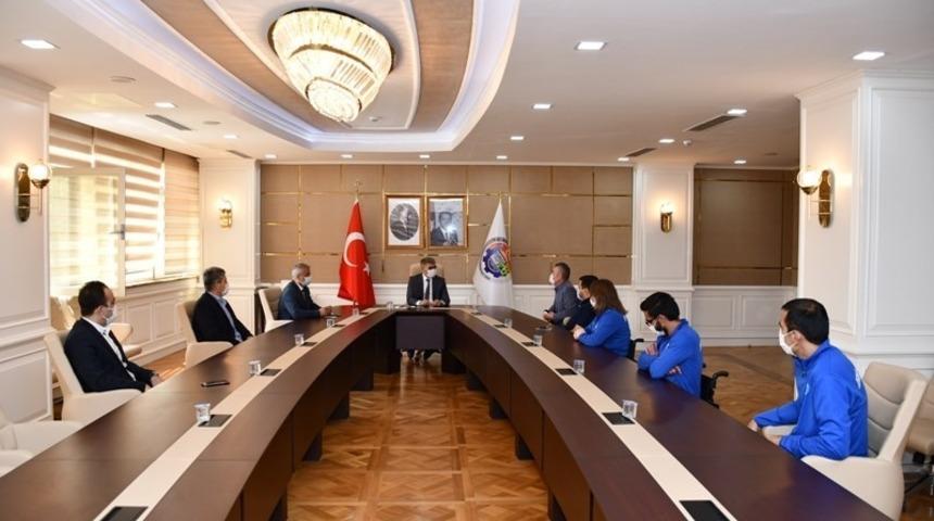Tekerlekli Sandalye Basketbol takımından Vali Gürel’e ziyaret