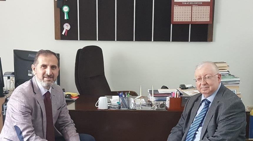 &Ouml;zdamar, k&uuml;t&uuml;phanesindeki kitapları BE&Uuml;&rsquo;ye bağışladı