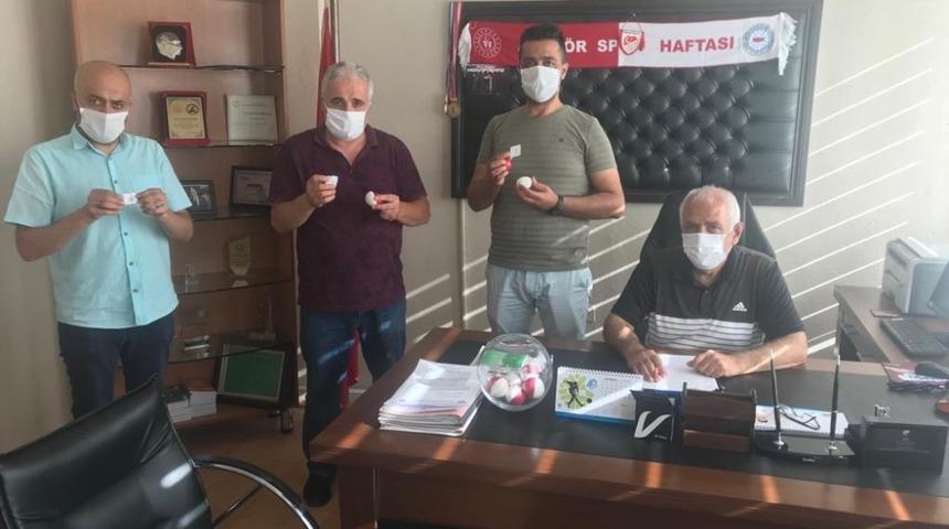 Yeşilyurt Belediyesi ayak tenisi turnuvasının fikstür çekimi yapıldı