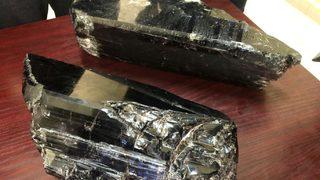 Ülke tarihinin en büyük taşlarını buldu, bir gecede zengin oldu