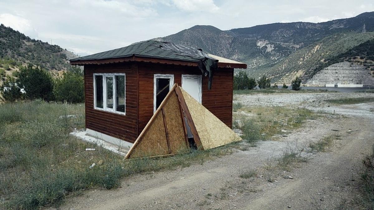 Turizm ama&ccedil;lı kurulan tesis &ccedil;&uuml;r&uuml;meye terk edildi