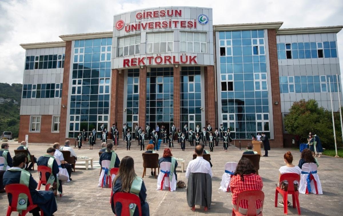 Giresun&rsquo;da Tıp Fak&uuml;ltesinde sembolik mezuniyet