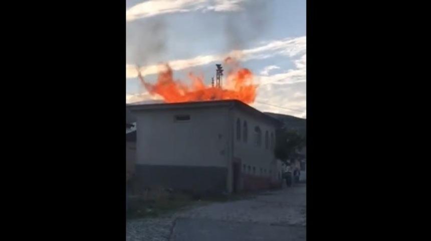 Yukarı Kırzı K&ouml;y&uuml; K&uuml;lt&uuml;r Evinde yangın