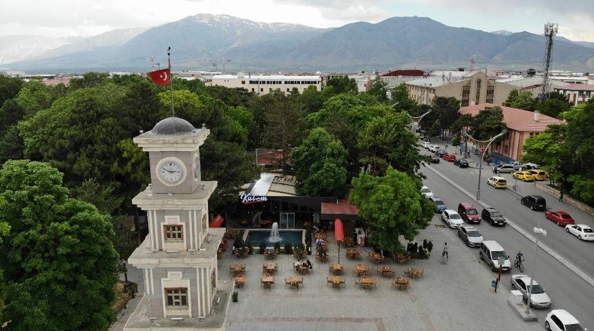 Hafta sonu yurt genelinde yapılacak YKS sınavı sebebiyle belirli saatlerde sokağa &ccedil;ıkma yasağı uygulanacak