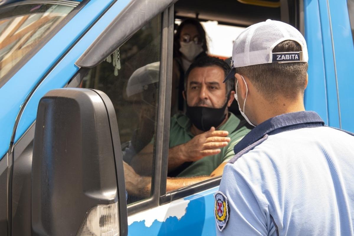 Mersin&rsquo;de toplu taşıma ara&ccedil;ları pandemi kurallarına g&ouml;re denetleniyor