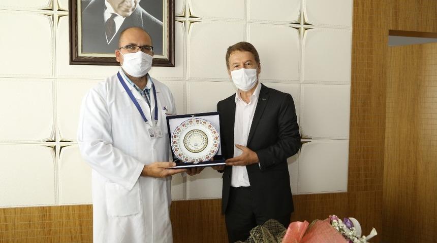 ER&Uuml; Tıp Fak&uuml;ltesi Hastanelerinde Başhekimlik devir teslim t&ouml;reni d&uuml;zenlendi