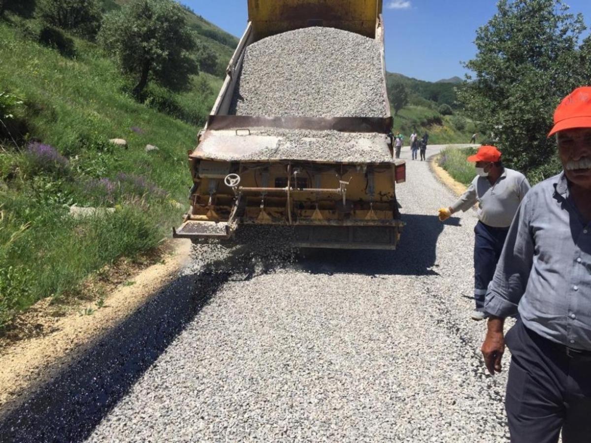 Tunceli&rsquo;de yol yapım &ccedil;alışmaları