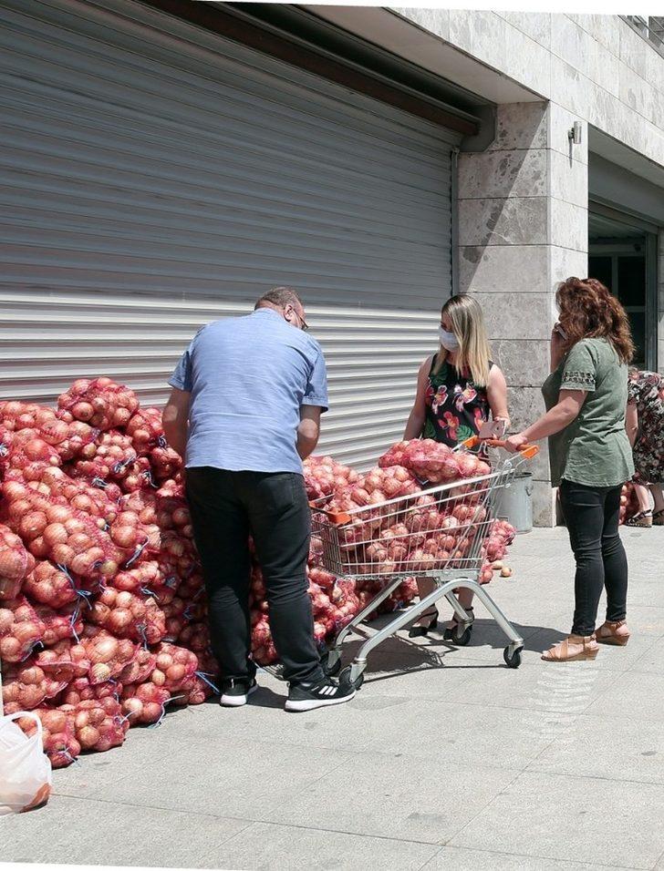 Nilüfer Belediyesi’nden soğan üreticisine destek G4