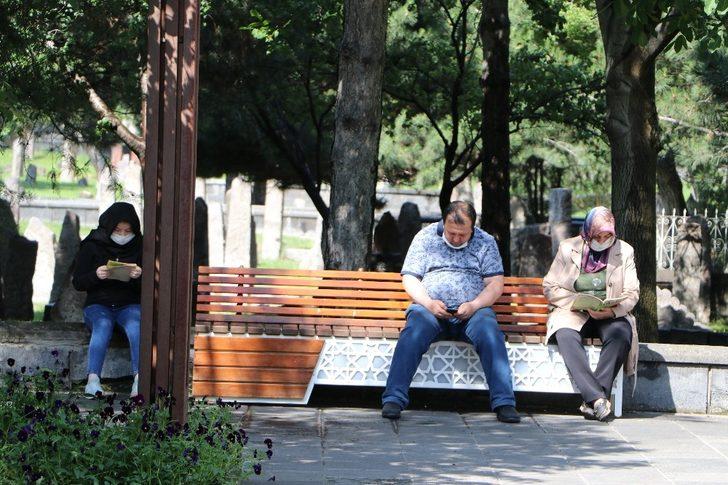 Türbelerde ’YKS’ yoğunluğu G2