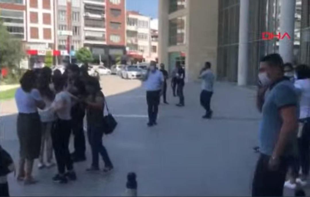 Manisa'da şiddetli deprem! İşte ilk g&ouml;r&uuml;nt&uuml;ler