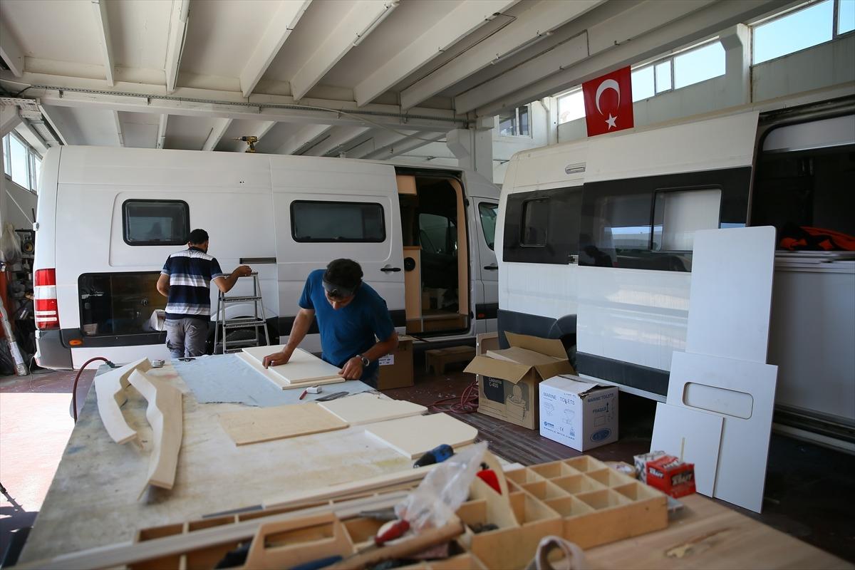 Tatilcilerin yeni g&ouml;zdesi karavan! &Uuml;reticiler talebe yetişemiyor