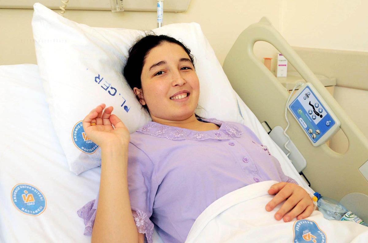 D&uuml;nyada ilk! Kadavradan rahim nakli yapılan Derya Sert'in annelik sevinci
