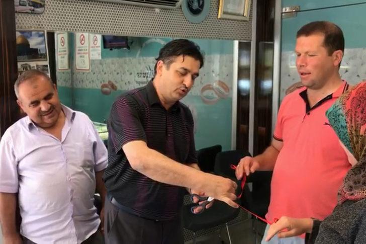 Söz yüzüğü törenini kuyumcuda yaptılar G3