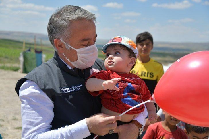 Mevsimlik işçiler ve çocuklarını mutlu eden etkinlik G1