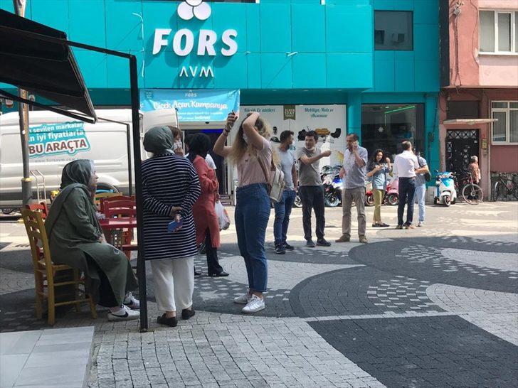 Manisa'daki depremde tarama çalışmaları sürüyor G5