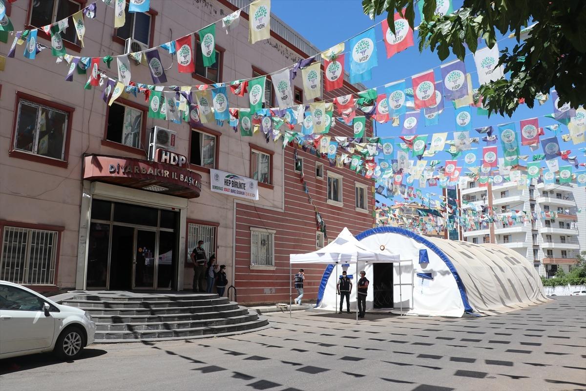 Diyarbakır annelerinin evlat n&ouml;beti devam ediyor