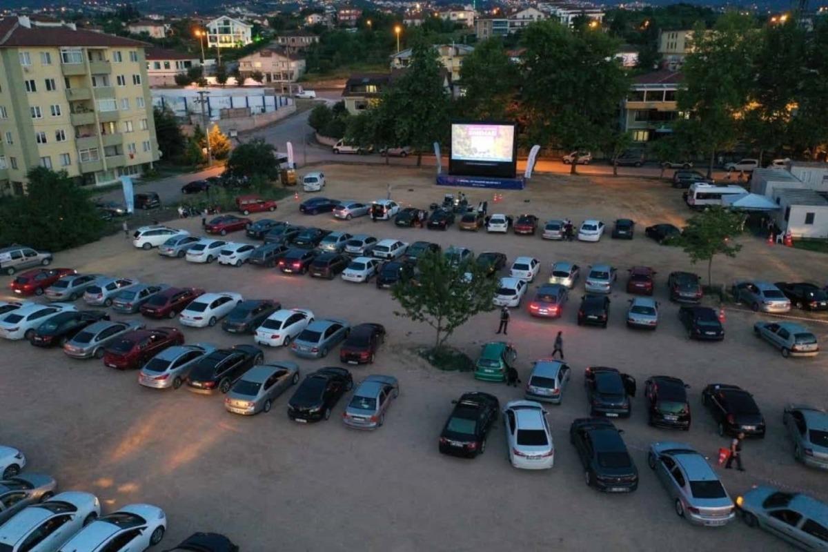 &ldquo;Arabada Sinema&rdquo; bu kez Başiskele&rsquo;ye konuk oldu