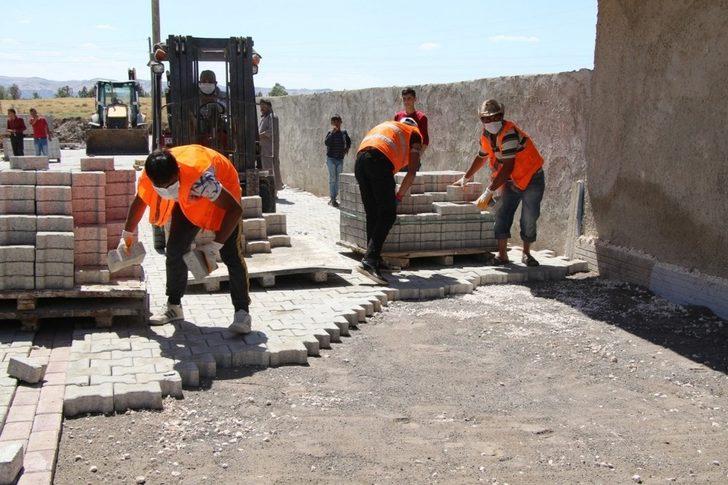 Haliliye’de parke döşeme çalışmaları sürüyor G3