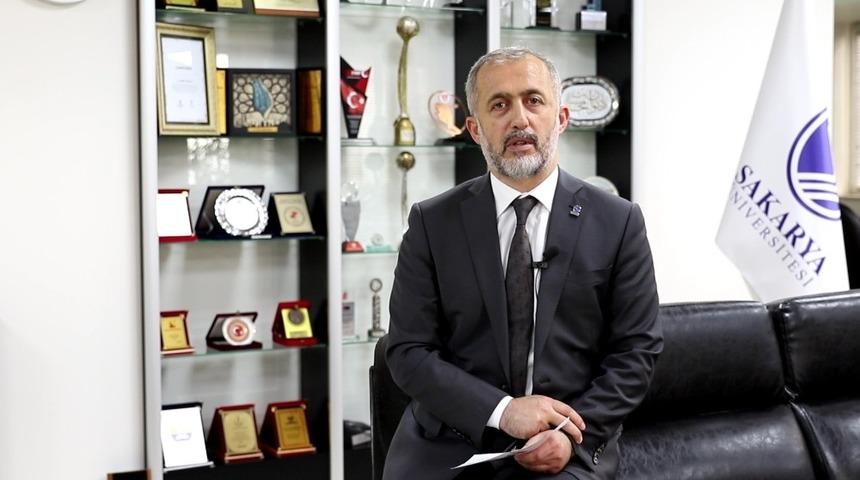Rekt&ouml;r Savaşan: &ldquo;Başarılı &ouml;ğrencileri &uuml;niversitemize bekliyoruz&rdquo;