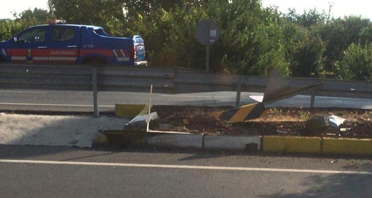 Kontrolden çıkıp refüje çarpan otomobil takla attı: 3 ölü, 2 yaralı G2