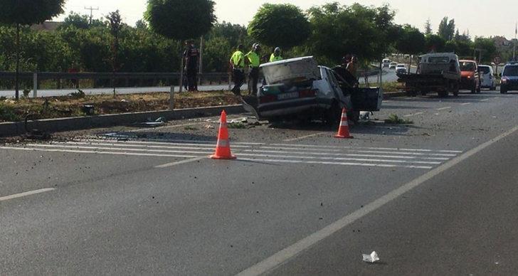 Kontrolden çıkıp refüje çarpan otomobil takla attı: 3 ölü, 2 yaralı G3