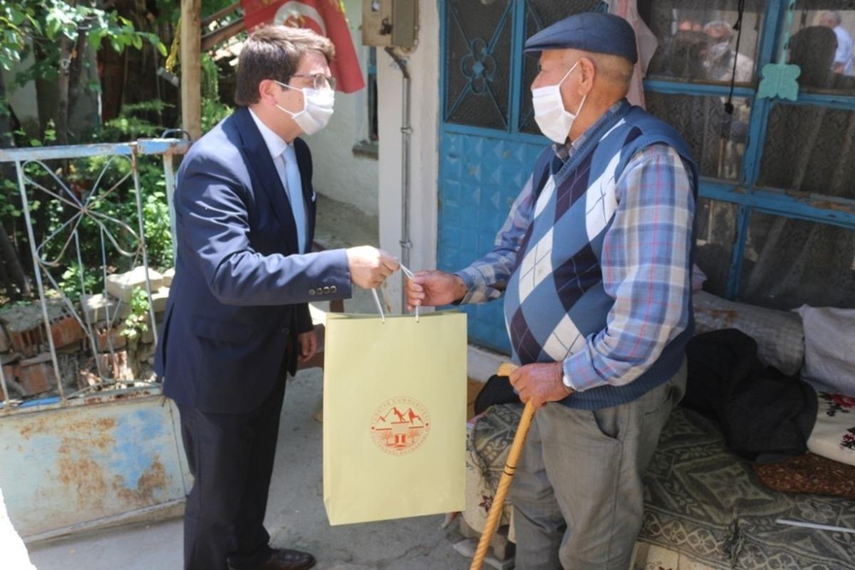 Afyonkarahisar&rsquo;da "Sevgi Yılı" projesiyle g&ouml;n&uuml;l k&ouml;pr&uuml;leri kuruluyor