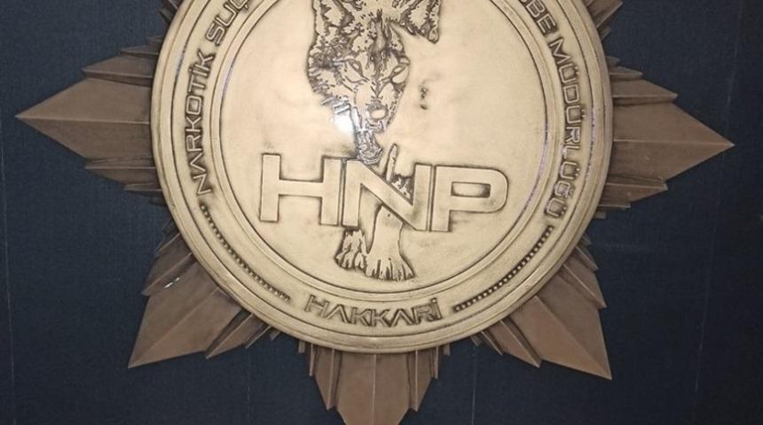 Hakkari&rsquo;de 3 kilogram metamfetamin maddesi ele ge&ccedil;irildi