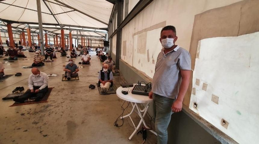 İzmit pazar alanlarına Cuma namazı için ses sistemi desteği