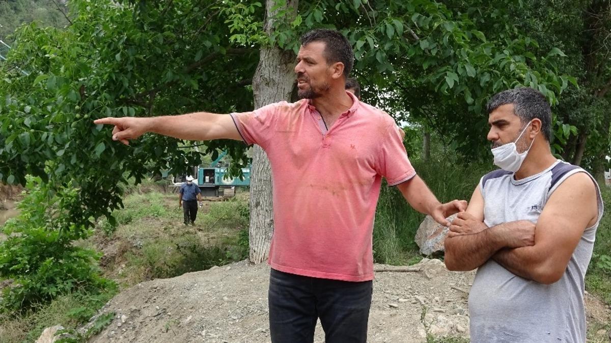 Kızı sele kapılan acılı babadan y&uuml;rek yakan s&ouml;zler! 'Kızımı ben &ccedil;ıkaracağım'