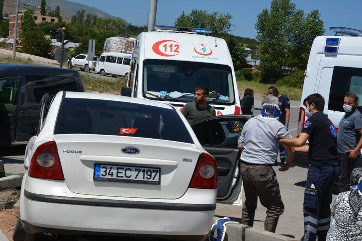 Bir gün arayla aynı yerde ikinci kaza: 4 yaralı G2