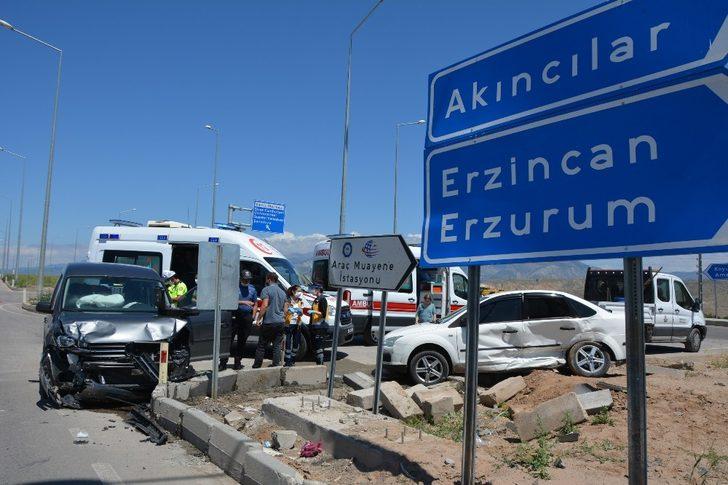 Bir gün arayla aynı yerde ikinci kaza: 4 yaralı G4