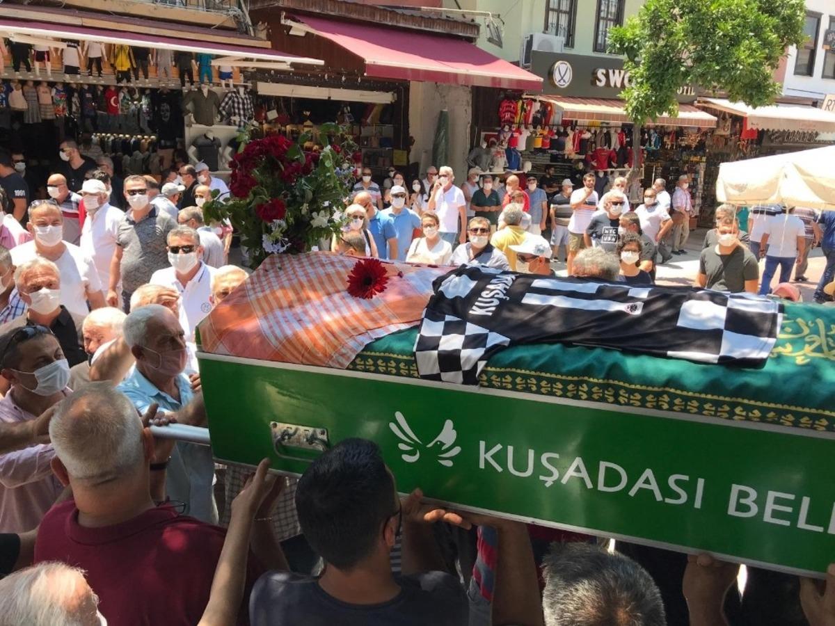 Kuşadası&rsquo;nın sevilen ismi Erol Soysal g&ouml;zyaşlarıyla toprağa verildi