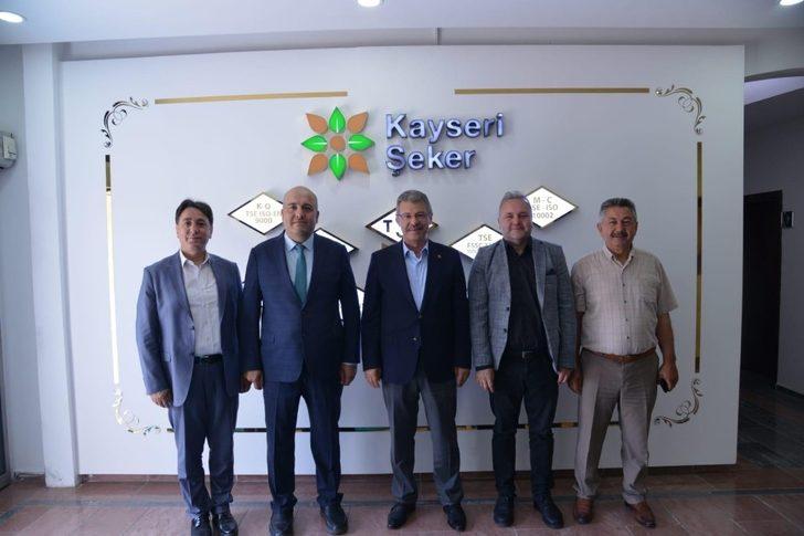 Başhekim Altıntop, Başkan Akay’a şilt takdim etti G2