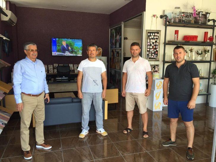 Başkan Topaloğlu esnaf ve vatandaşın problemlerini dinledi G2