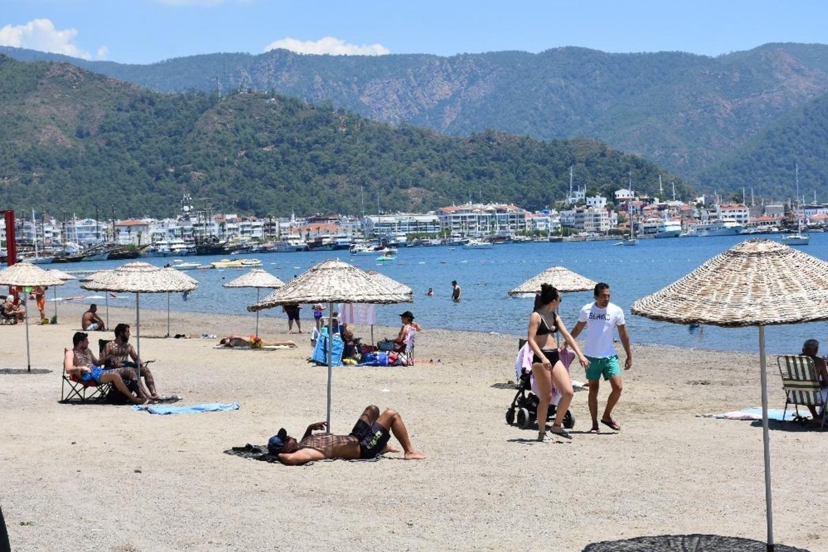 Marmaris&rsquo;te otellerde tatil yapanlara kısıtlama yok