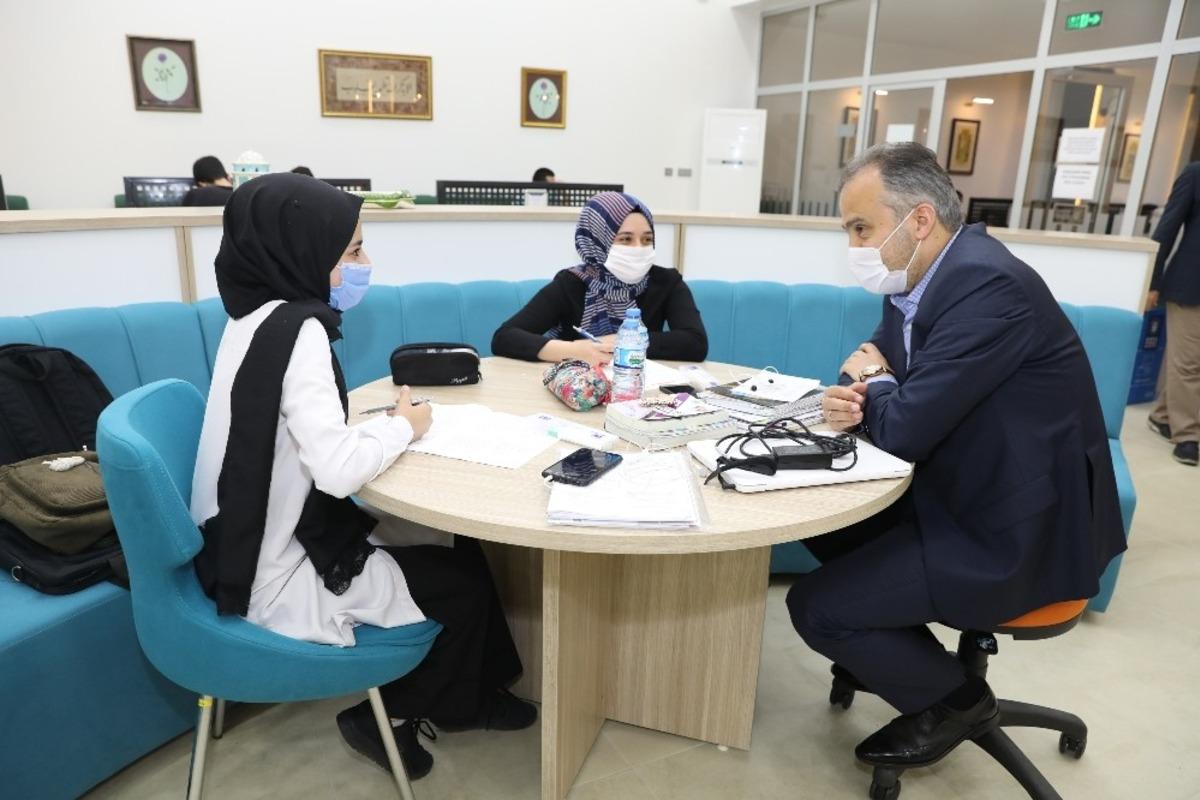 &Uuml;niversite adaylarına Başkan morali